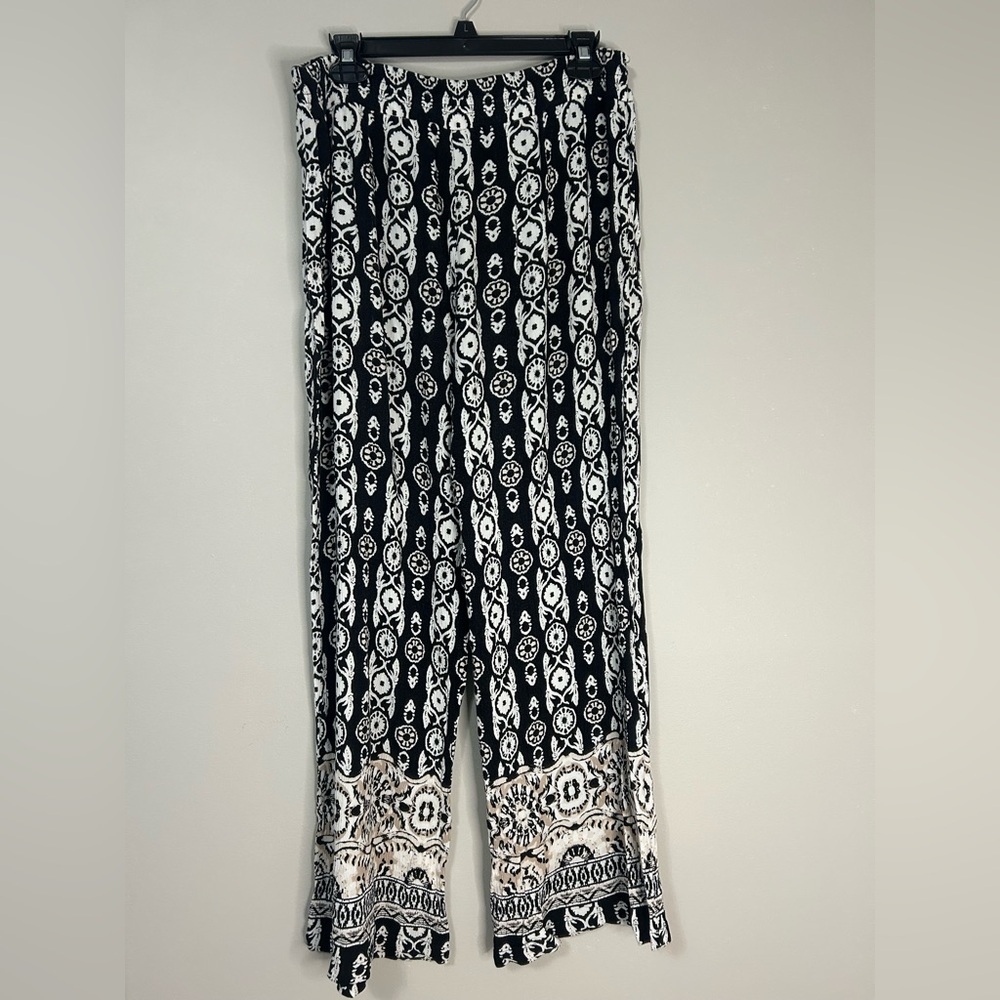 Cato Women’s Black and White Patterned Women's Pants, Size L - Picture 7 of 7